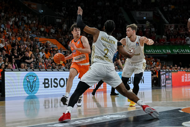 为赛场上短 为赛场上短