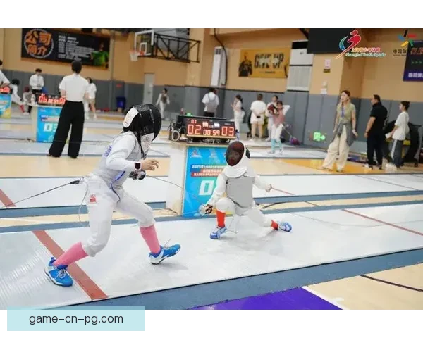 击剑界新冠赛事：国际锦标赛中惊险对决引关注