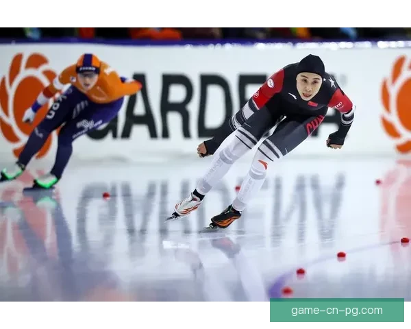 滑冰世界纪录：速度飞跃 突破极限